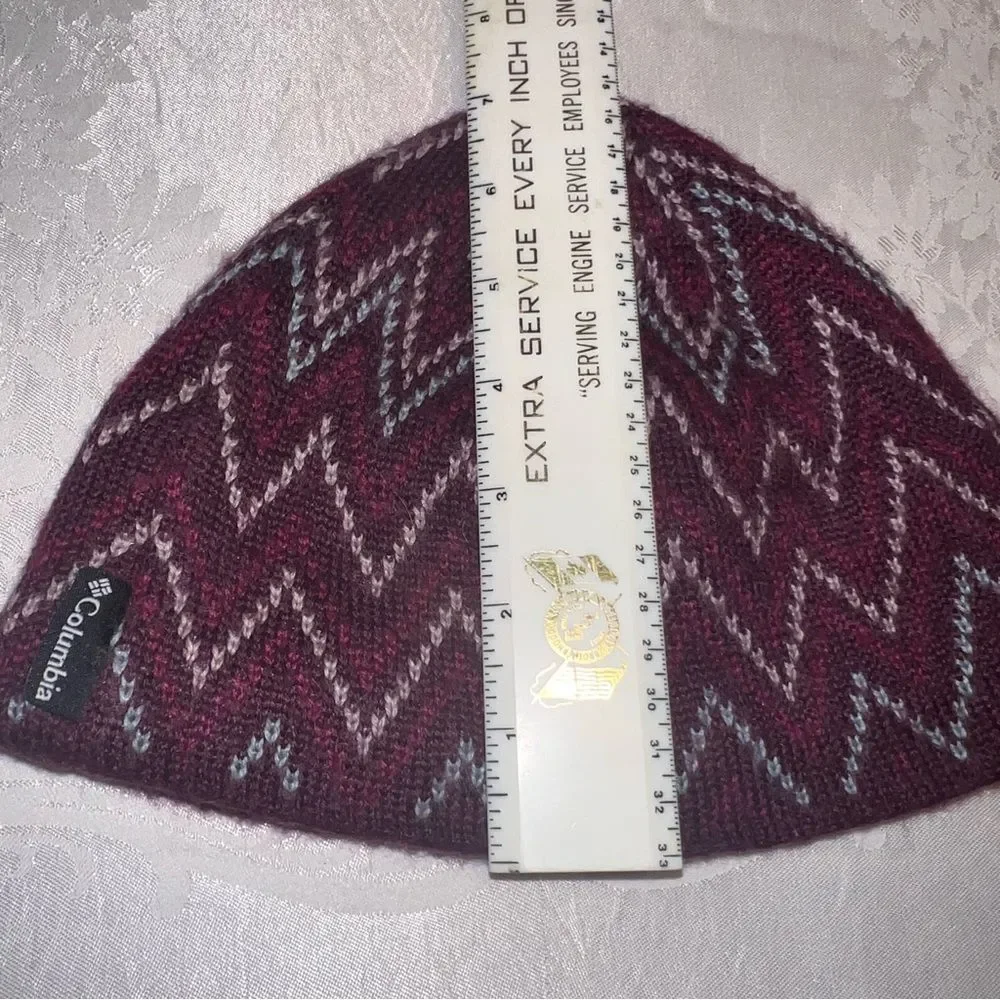 Columbia Beanie Women’s One Size Acrylic Wool Blend Purple/Wine Geometric